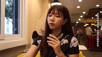 Fledgling Taiwanese gf goes to Hanoi for some joy with a large man rod