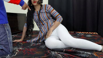 Beautiful bhabhi caught in the action of seeing porno on her mobile